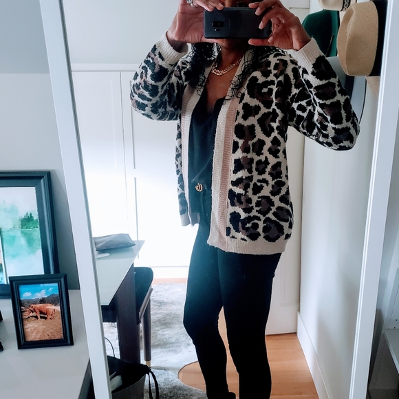 Cardigan - Picture 2 of 6